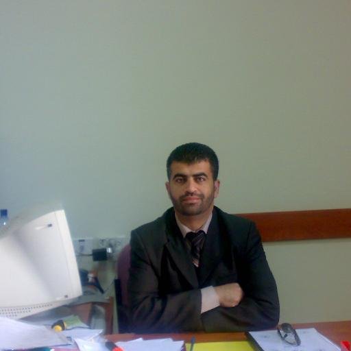 د. مؤمن البدارين من بلدة السموع في فلسطين يعمل أستاذا مساعدا في اللغة والنحو في جامعة بيت لحم نشر عدة أبحاث علمية وحقق كتابا تراثيا  مجيب الندا في شرح قطر الندى