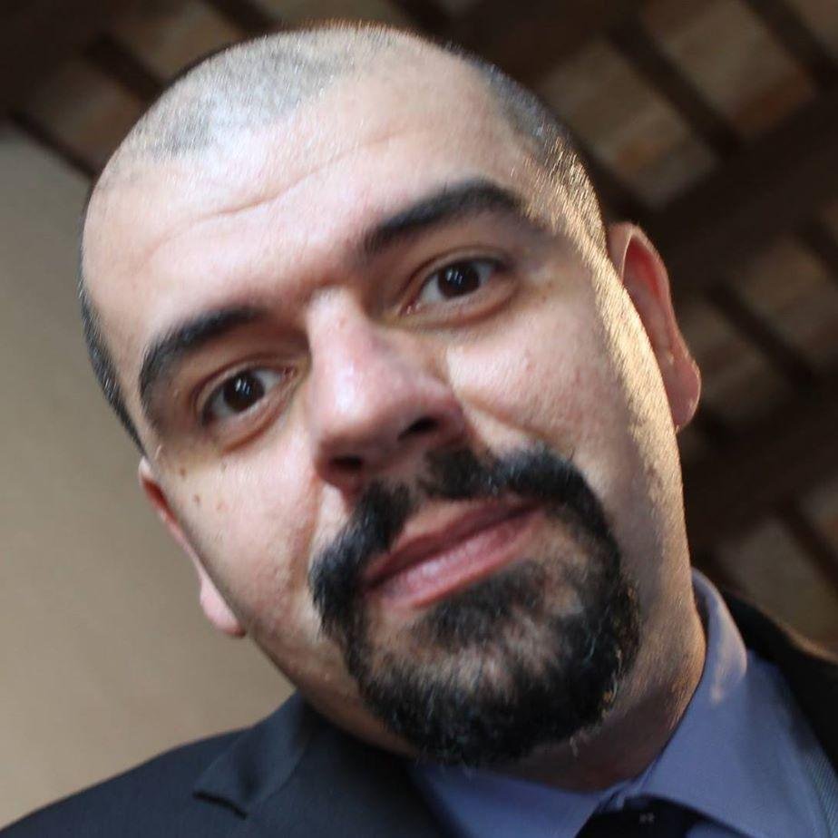 Ingegnere, creativo con il dono del congiuntivo. #Consulente ICT,  #SEO & #WebMarketing.