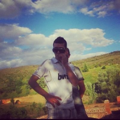 Siente el poder de la planta santa, como se abalanza por tu garganta.