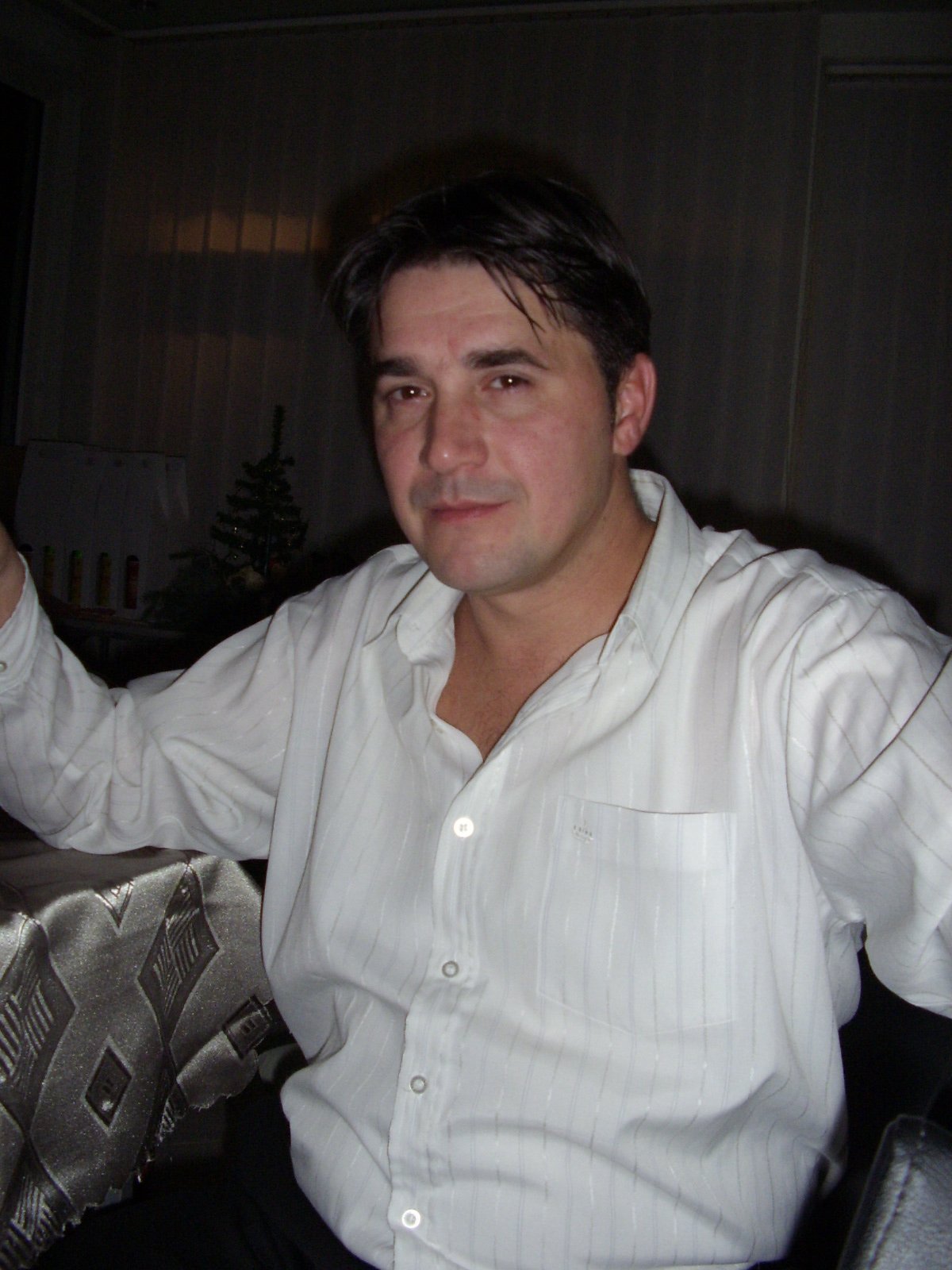 dusankoplic's profile picture. radnik, ponosni otac, suprug, večiti fudbaler