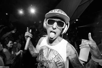 sou fã dos caras que me ensinaram a lutar de cabeça erguida e a nunca desistir @diegothug @LeoSchulzWOW ♡
