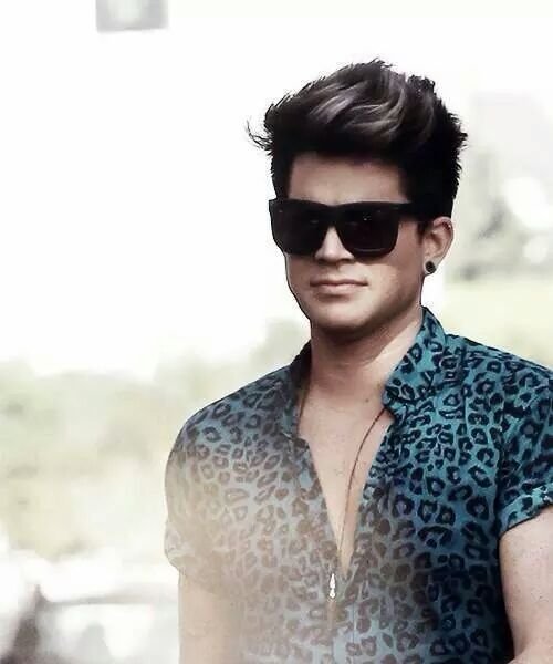 love adam lambert 
i will met him 
i will dance with him
where is he 
i want to be with him