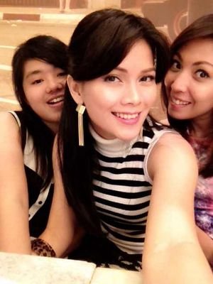 Instagram : dewi_hong1 | Path : dewie_hong | Line : dewi_hong