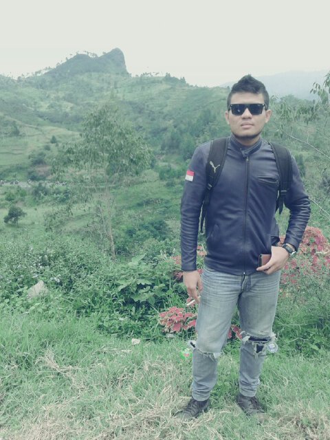 DominicusBilo's profile picture. Ga ada kata munafik,lakuin dan jalanin semua apa adanya.