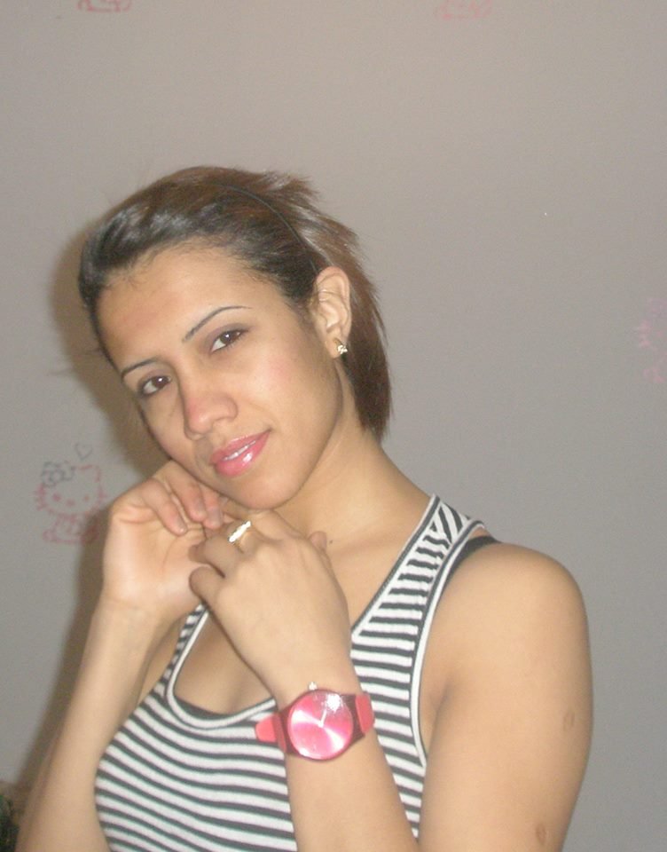 Je suis folle, je suis belle, je suis intéllgente, je suis une energie impossible à trouver,,,,, je vis heureuse,,,,