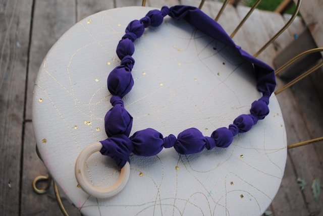 MooncatBoutique's profile picture. Stylish, affordable, mothering nursing necklaces with natural unfinished wooden teethers!