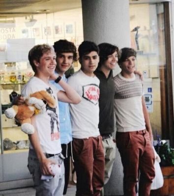 Hii :) Wir updaten über 5sos und 1D [auf Deutsch und Englisch]   Hii :) We update about 5sos and 1D [in German and English]