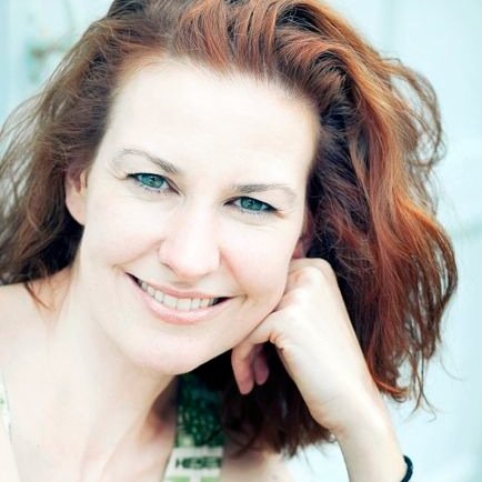 ‎Journaliste, recherchiste, rédactrice à la pige