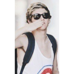 mychemicalmalik's profile picture. Dont follow me this is a free follow from @Hunter__Ann go follow her she follows back