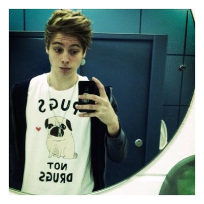 Follow @unicornzourry