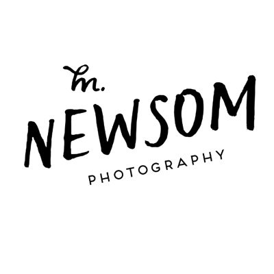 Photographer specializing in lifestyle, editorial and wedding photography. Also, i love my dogs and mountains and goats and people.