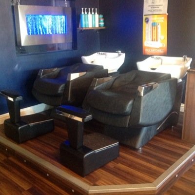 couturehair_1's profile picture. Please call 01162293722 to book.