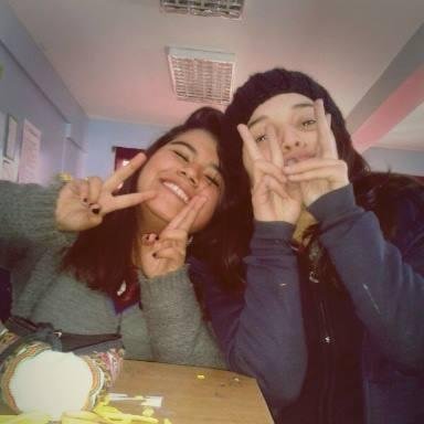 Enana,15 años,Chile, FoodisLove,FiFa,Pizza, Hay infinitos mas grandes que otros infinitos TFIOS, Libros, Revolucion,Musica,Libertad.