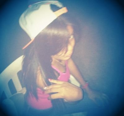 Soy una chica bastante sociable  me gusta compartir con todo el mundo y hacer amistades por doquier para aprender de todos algo nuevo. ♥̷̸̷̸̐̐̐♥̸̸̸̨̨̨͡