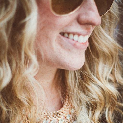 Creative Lifestyle Blogger. Friend. I love fashion, creating and capturing moments. Life is brighter in colour.
http://t.co/PYHI04JrhS