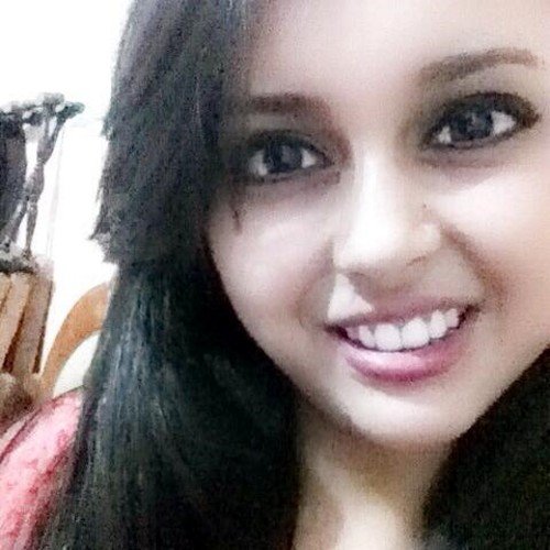Estudante 16 anos  Nascida em 11 de Agosto de 1997 Signo: Leão