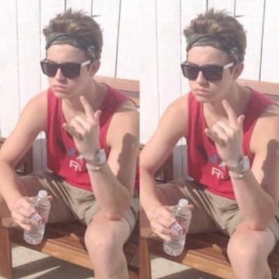 i gave you a free follow so follow @cogswelltori and @daaangdallas please