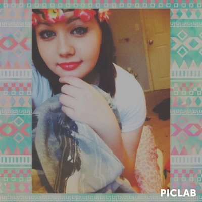 okay I'm sarah and im a loner, 5sos and i was born in june. follow me bc life. 
bye.