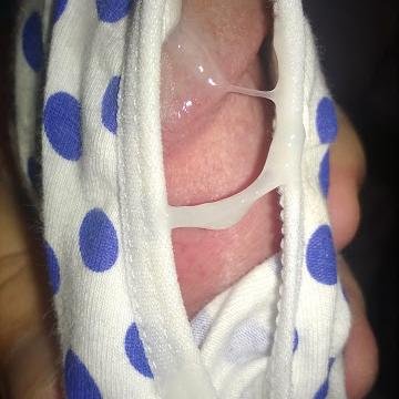 love sex to give and to have....i love panties  and toys,also new adventures with real woman but.........hygenic and shaved ,like me and NO i don't pay for sex