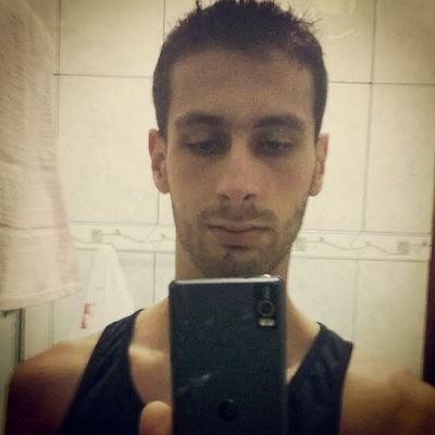 23 Anos, Solteiro