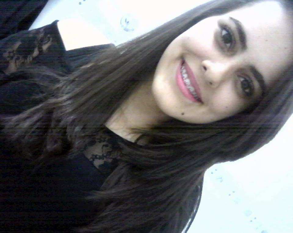 Sou daquelas que confia, que demostra e espera. Mais também sei ficar em silêncio, ir embora e não perder tempo !
