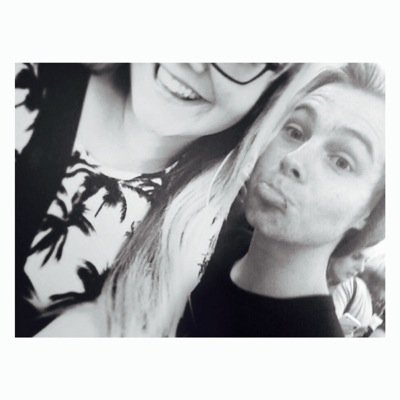 •Destroy yourself,see who gives a Fuck• Luke Hemmings is my one and only•