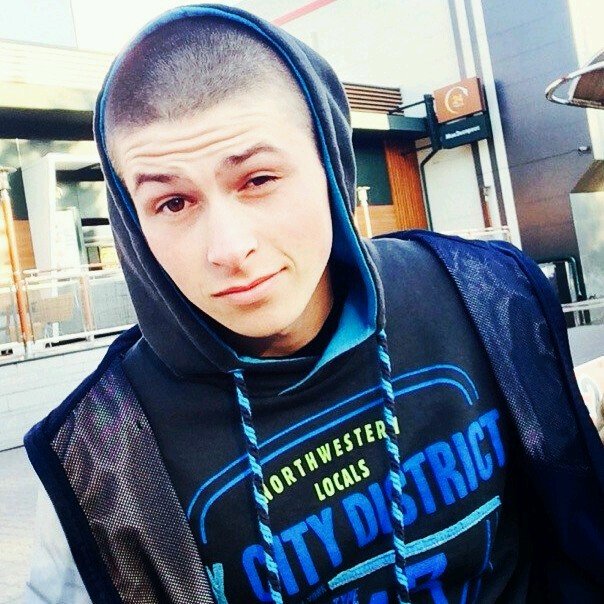 vitaliy1613's profile picture. 