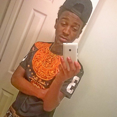 Having 30 girlfriends isn't coo having 1 girlfriend and 29 chasing you is. Just a Yung nigga trying to make it on the map.