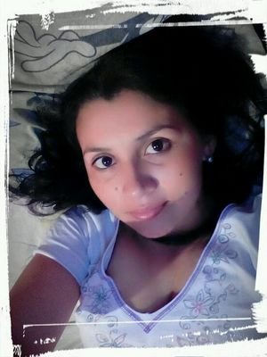 Venezolana, Prof de Educación Especial, romántica, normal,  natural, un poco soñadora.