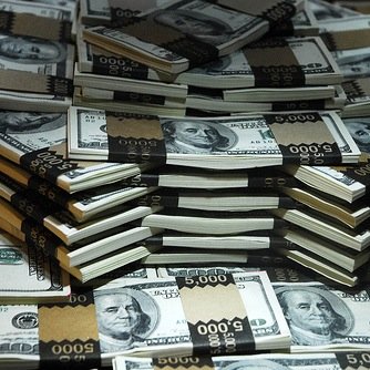 أبي مليون ريال يا شعب الـ 24 ترليون دولار