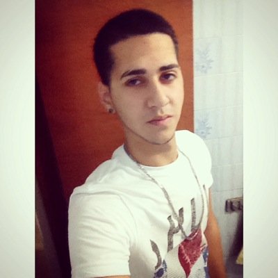 Juss a regular college student tryna b someone in life :) FOLLOW ME ILL FOLLOW BACK O YEA AND RICAN