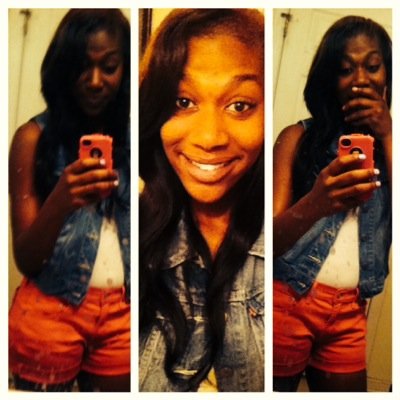 C/o'13 . Im a cold heartd mf'a , love me or hate me , that shxt don't phase me , Bxtch im paper chasing ! Click follow im the #Leader