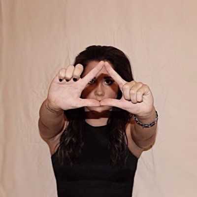 Heartless f a b u l o u s hispter. -- i dont give a fuck, this account is an escape. -- {actress} ~~its just a triangle~~