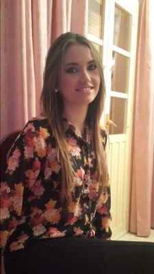 no te compliques DISFRUTA, no te quejes APRENDE, no te enojes SONRÍE :D
