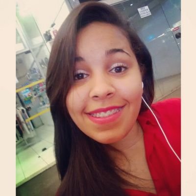Estudante de Direito, soteropolitana, 18.  Noiva do meu Fuzileiro Naval.