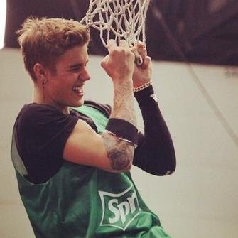 #WORLD2BELIEBRS