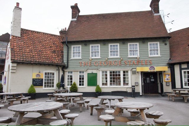 We pride ourselves on being the go to venue for sports, great food, fantastic real ale and great entertainment!