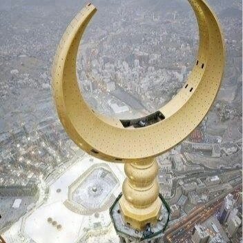 سبحان الله والحمدلله ولا إله إلا الله والله اكبر يغرس لك بكل كلمه منها شجرةً في الجنه .