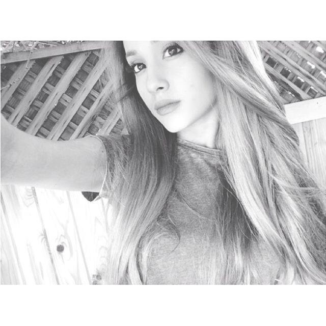 go follow @bocaskidrauhls my account got hacked and now i cant use it. ill follow back. :)