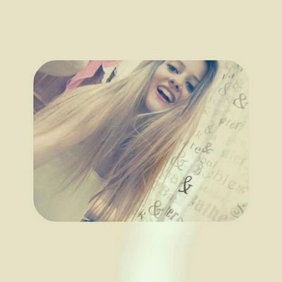 Si hoy no luchas por lo que quieres, mañana no llores por lo que perdiste.

insta: irenemiralles7