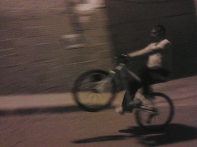 me gustan los perros coches motos fiesta musikita estar con los amigos etc q mas se puede pedir en esta vida xq trabajo esta jodido jejeje
