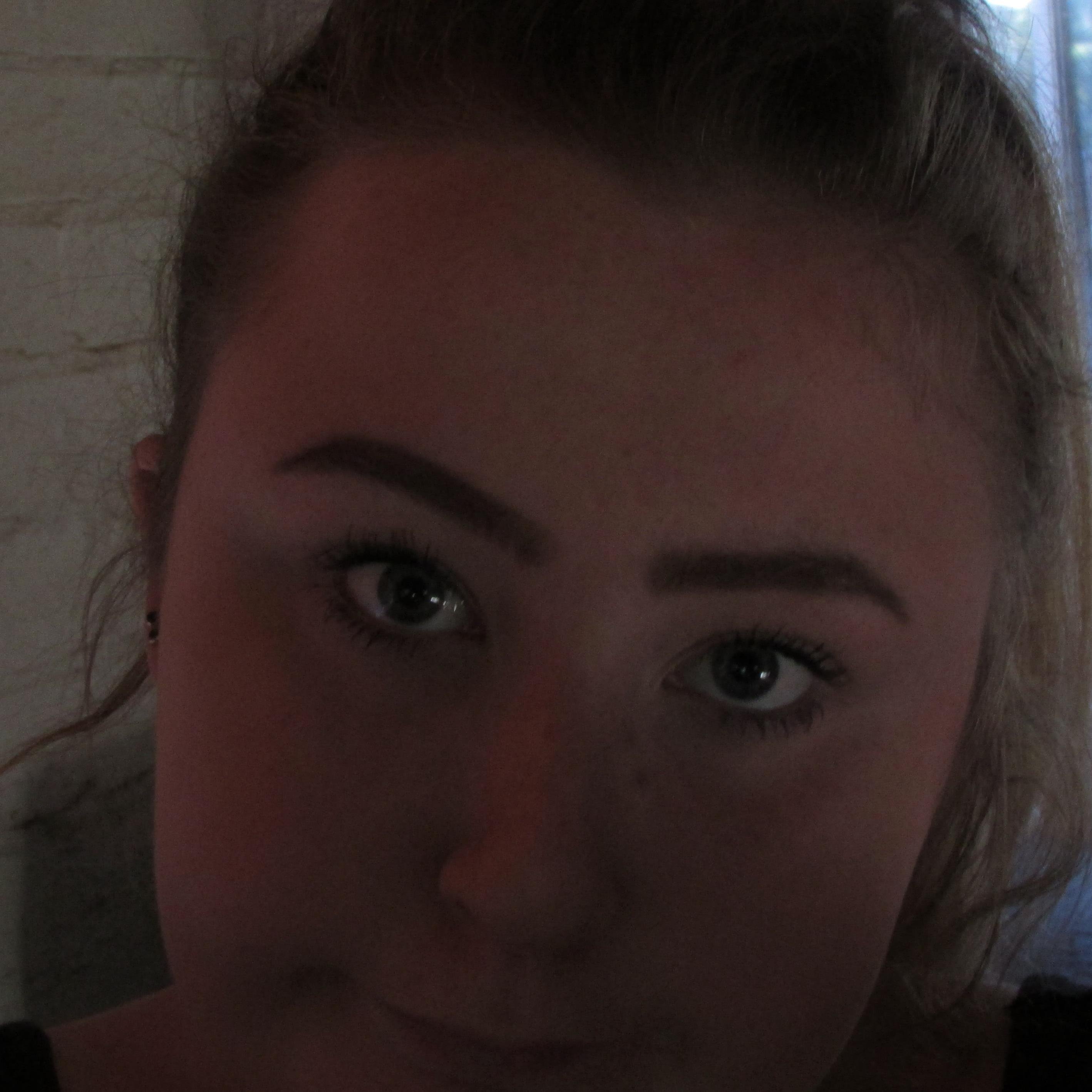 ilovepandas4444's profile picture. Hi! im awkward , smart and yeah!!