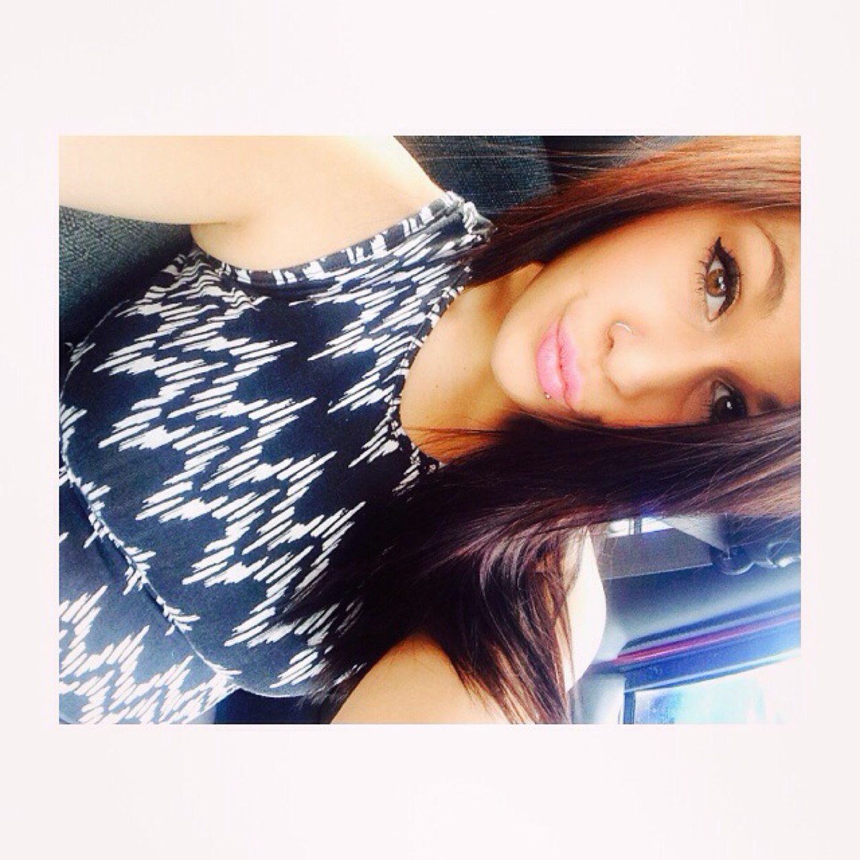 shanelleg_'s profile picture. 