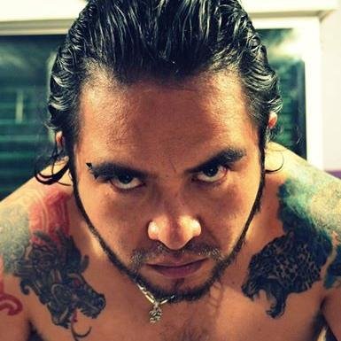 Vago de vocación y por convicción, músico de tiempo libre, empleado de oficio.