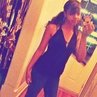 Free Follow Follow @_Luisa_Sanchez_