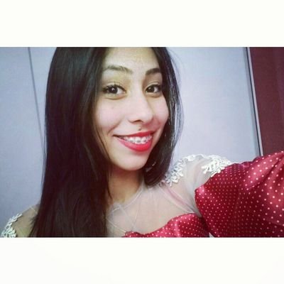 Seja simples, sonhe alto, seja grato, ria muito ;)