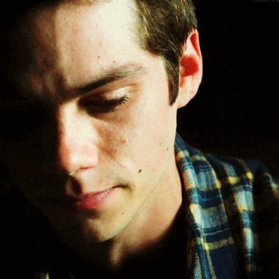 Free Follow from @mintyobrien! Don't follow this account! Love you wolfies ❤️