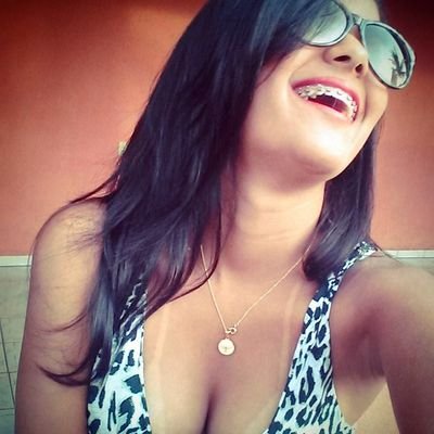 “Fria num dia, meiga no outro.” 
               Instagram: laralmeida1