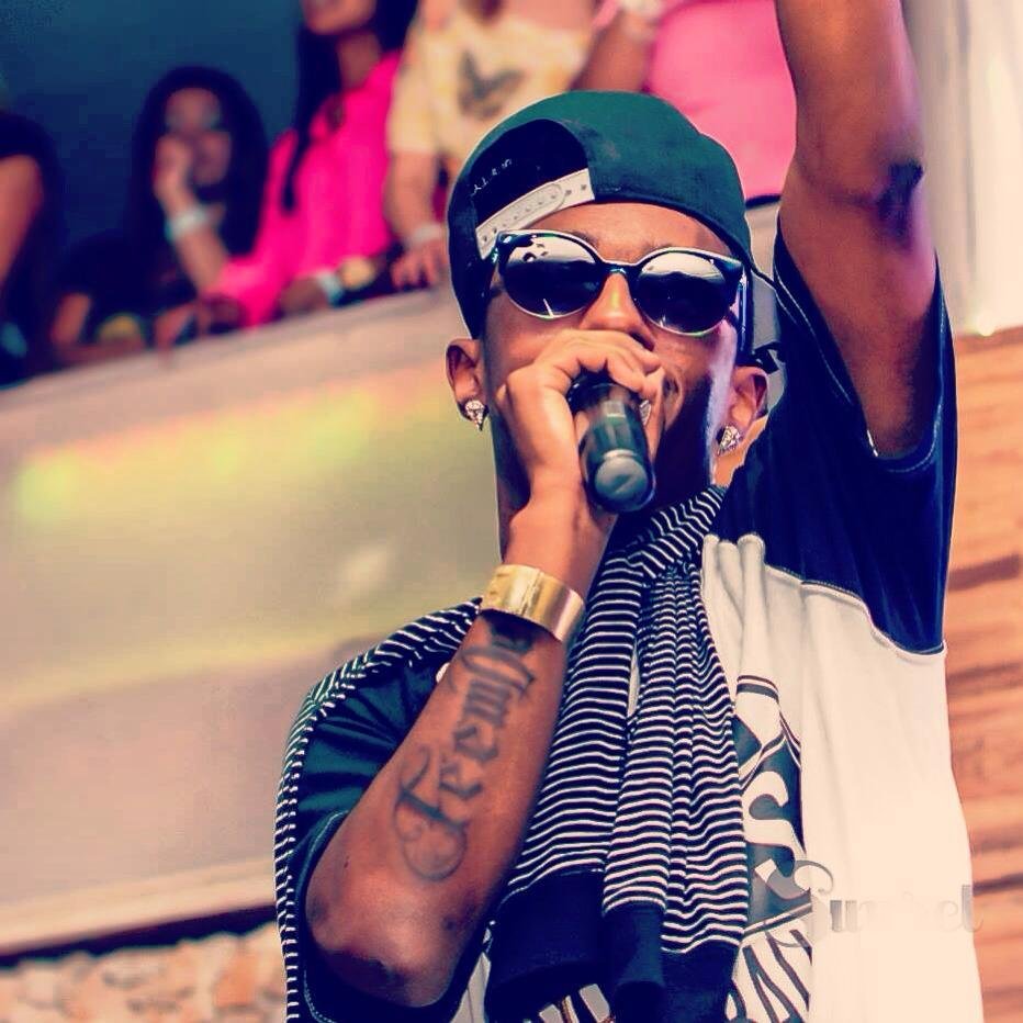 FÃ CLUBE !  amor de fã um amor que nunca morre  ! @mcdedee . . .   
 .  Dedezete ♥ ! (:  OFICIALIZADO pelo @mcdedee Since :  23/12/12