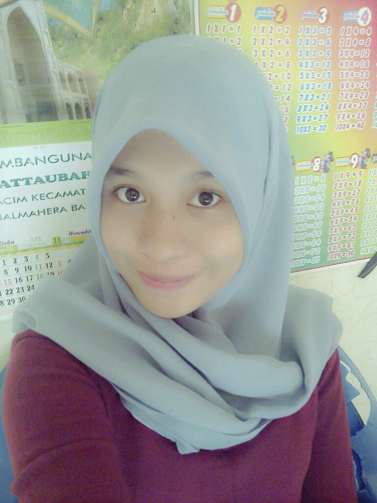 I love Exo Luhan, and dolphin, from Indonesia, I LIKE KOREA AND CHINA, I'm studying in STIkes Guna Bangsa Yogyakarta.. 14 november 1997 :)